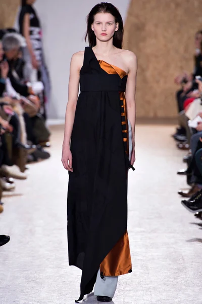 Look 27